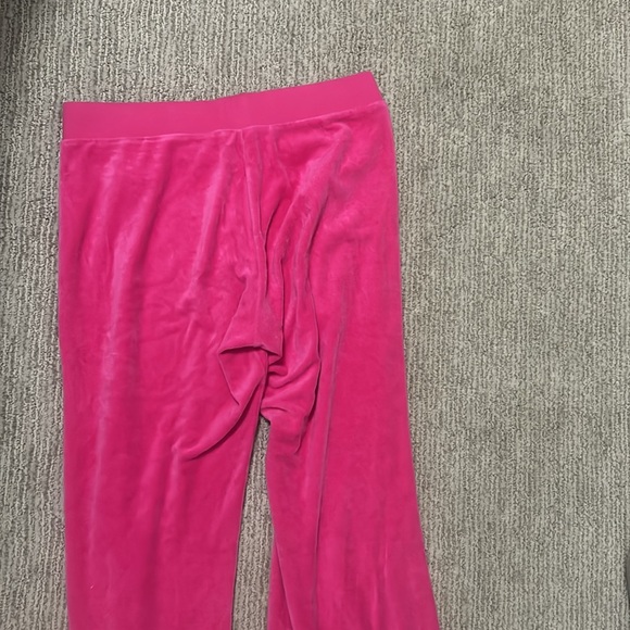 Juicy Couture Pink Velour Track Pants size medium ( tag cut out) - Picture 6 of 6